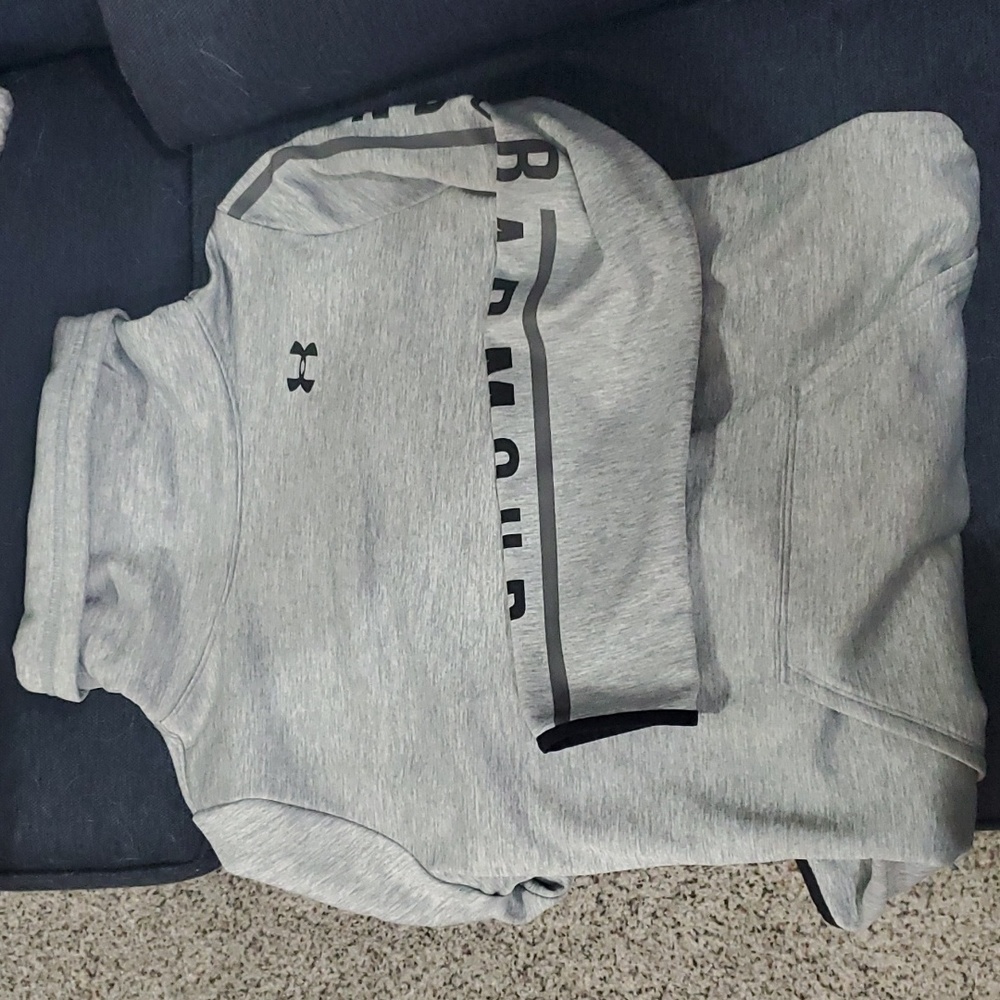 Under Armour sweatshirt sz large